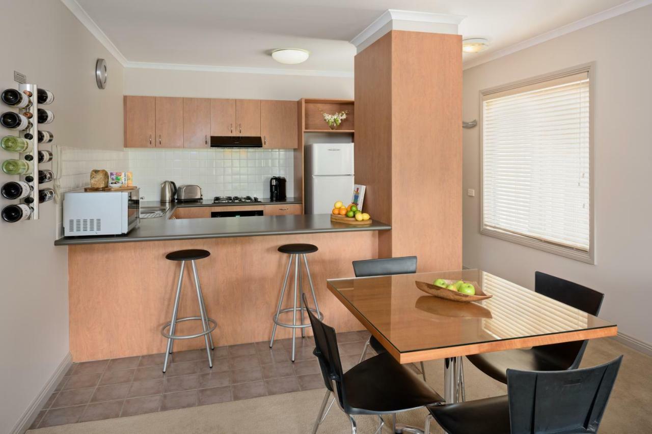 Ringwood Royale Aparthotel ภายนอก รูปภาพ