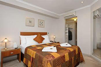 Ringwood Royale Aparthotel ภายนอก รูปภาพ